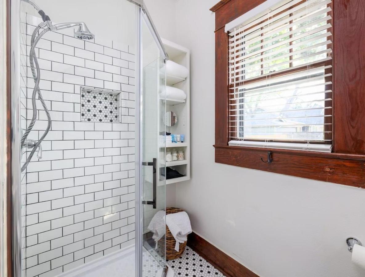 Relaxong House Of Glen Mills Vila Exterior foto